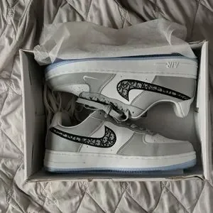Nike Air Force 1 グレー/ホワイトカスタムスニーカーdior 超レア】限定 AIRFORCE1 エアフォース1 レザー カスタム Dior